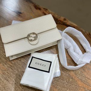 GUCCI Interlocking G Wallet on Chain - White
